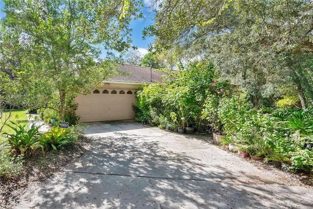 For Sale: $400,000 (3 beds, 2 baths, 1647 Square Feet)