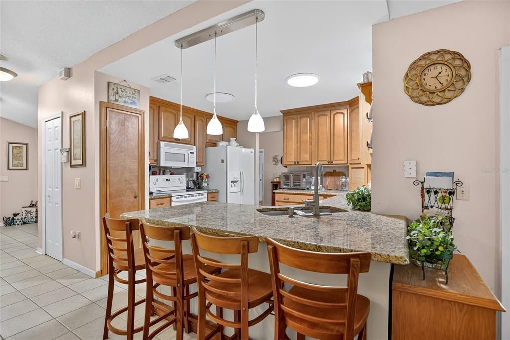 For Sale: $400,000 (3 beds, 2 baths, 1647 Square Feet)