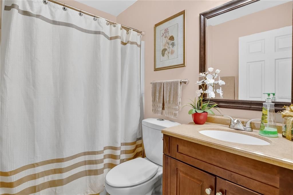 For Sale: $400,000 (3 beds, 2 baths, 1647 Square Feet)