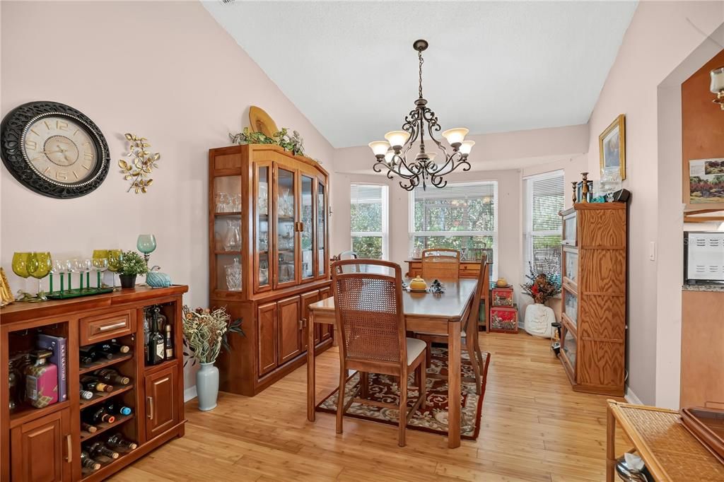 For Sale: $400,000 (3 beds, 2 baths, 1647 Square Feet)