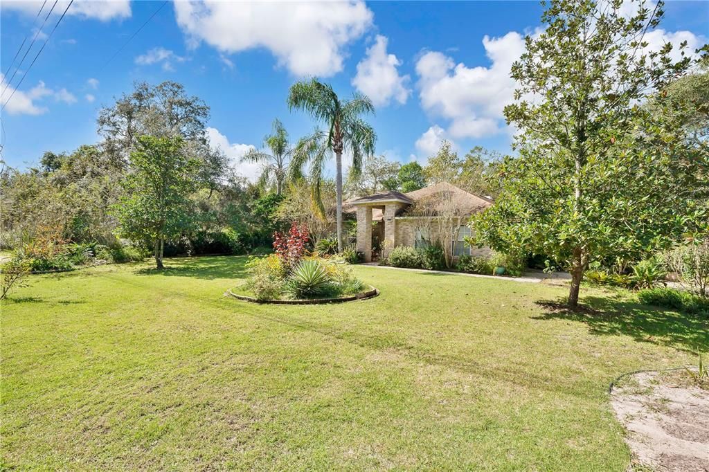 For Sale: $400,000 (3 beds, 2 baths, 1647 Square Feet)