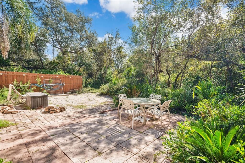 For Sale: $400,000 (3 beds, 2 baths, 1647 Square Feet)