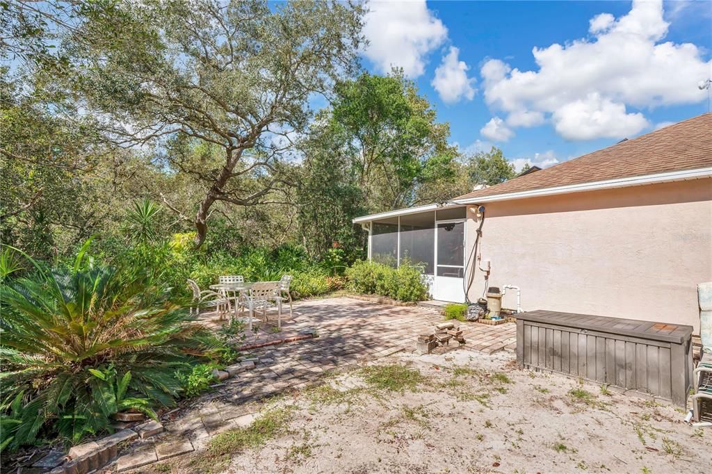 For Sale: $400,000 (3 beds, 2 baths, 1647 Square Feet)