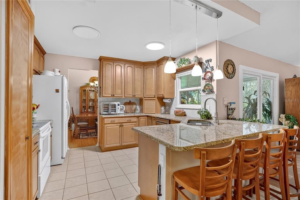 For Sale: $400,000 (3 beds, 2 baths, 1647 Square Feet)