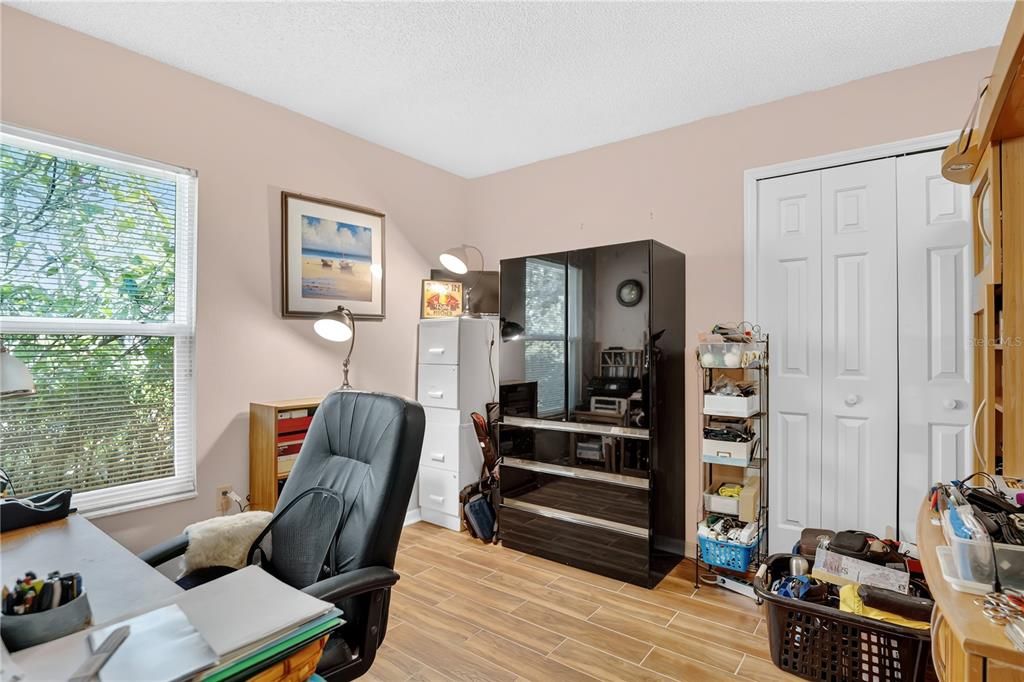 For Sale: $400,000 (3 beds, 2 baths, 1647 Square Feet)