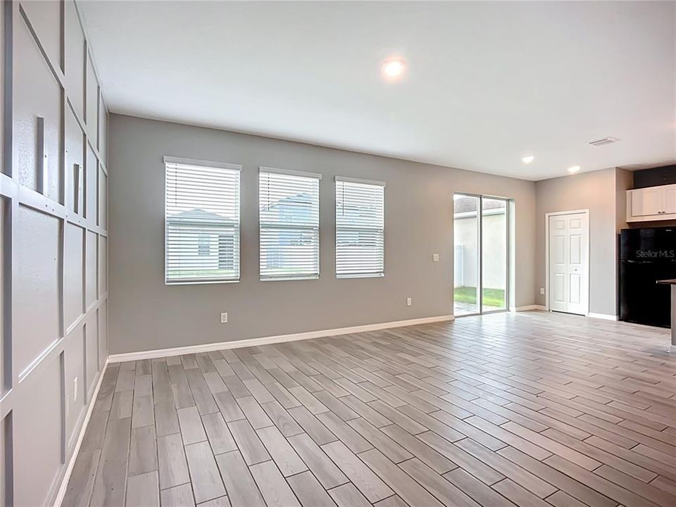 For Sale: $362,000 (3 beds, 2 baths, 1738 Square Feet)