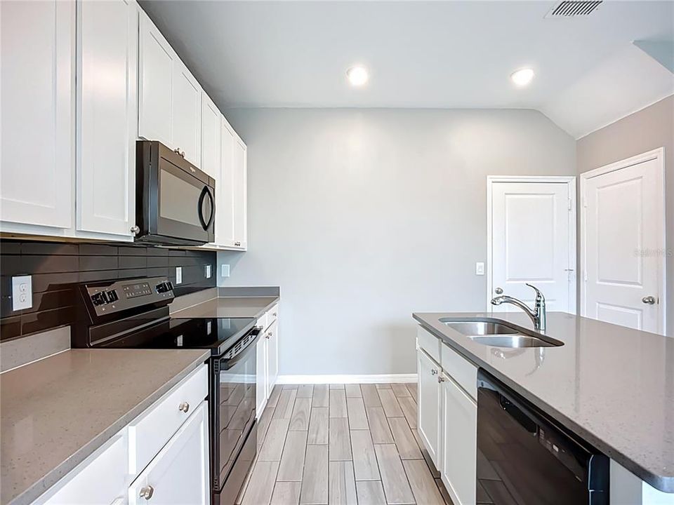 For Sale: $362,000 (3 beds, 2 baths, 1738 Square Feet)