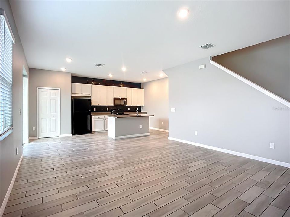 For Sale: $362,000 (3 beds, 2 baths, 1738 Square Feet)