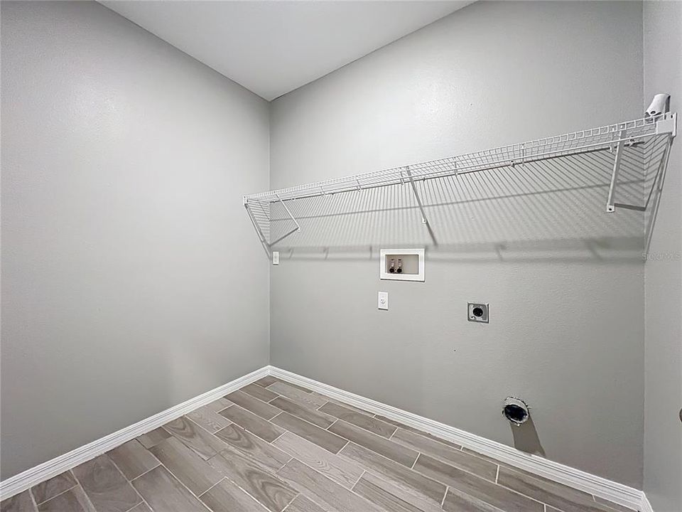 For Sale: $362,000 (3 beds, 2 baths, 1738 Square Feet)