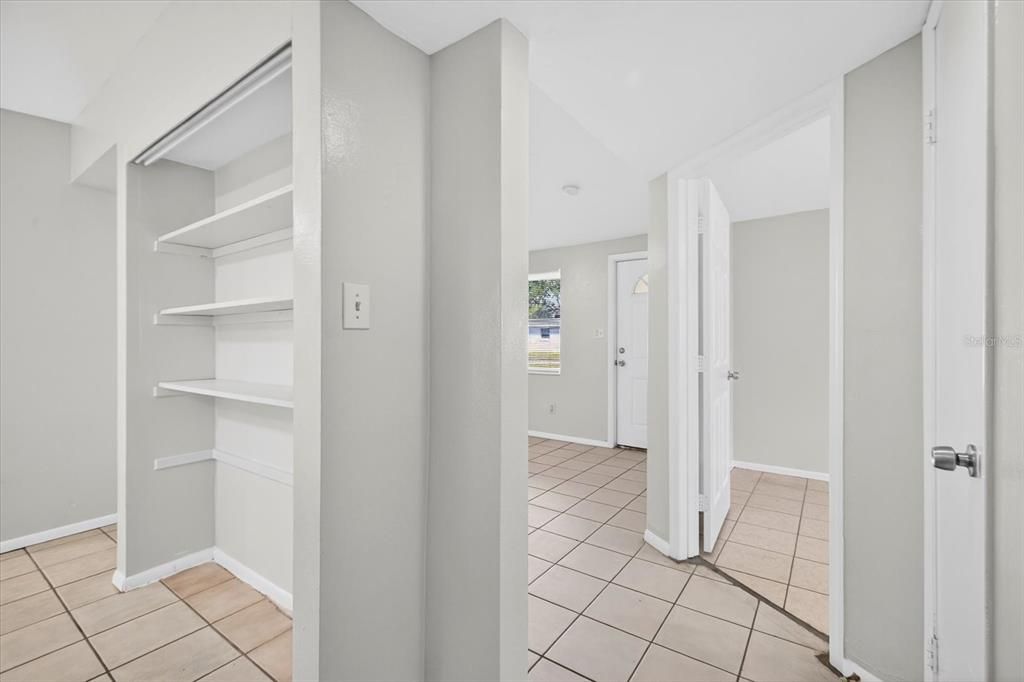 待售: $190,000 (2 贝兹, 1 浴室, 768 平方英尺)