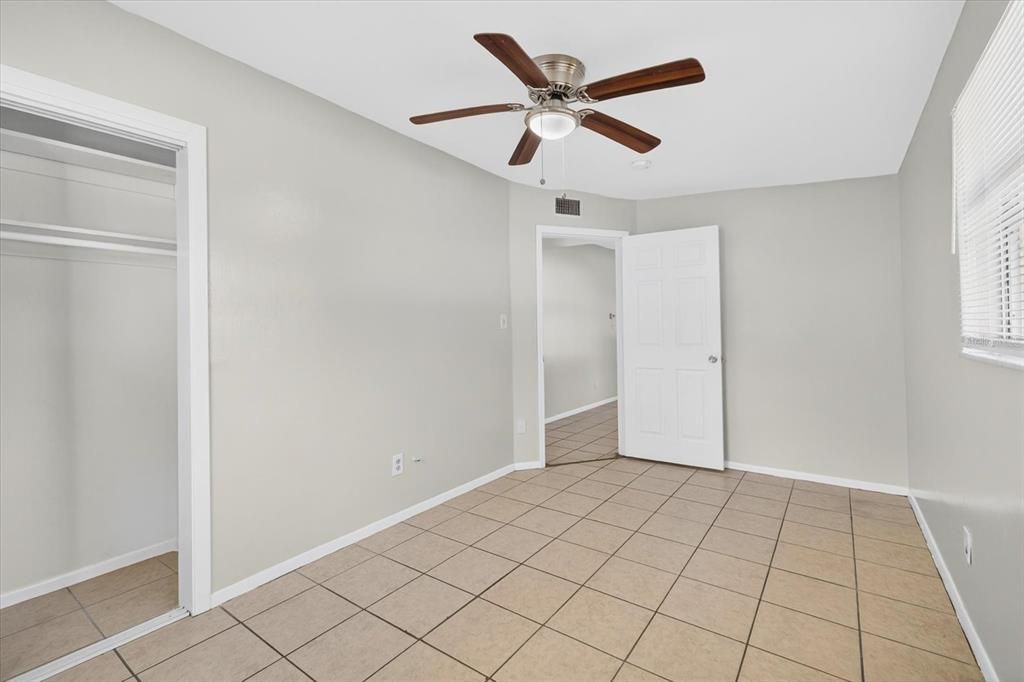 待售: $190,000 (2 贝兹, 1 浴室, 768 平方英尺)