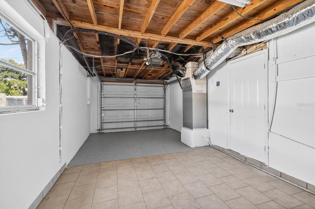 待售: $190,000 (2 贝兹, 1 浴室, 768 平方英尺)