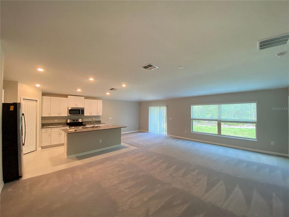 出租: $1,995 (4 贝兹, 2 浴室, 1930 平方英尺)