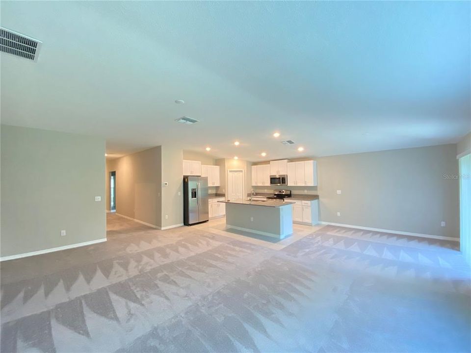 出租: $1,995 (4 贝兹, 2 浴室, 1930 平方英尺)