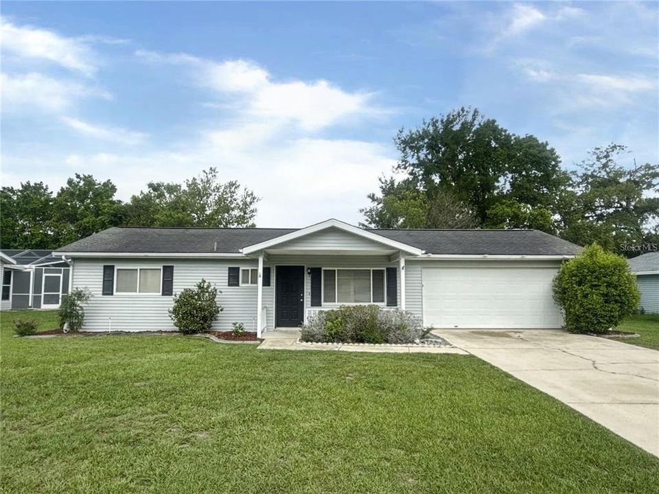 For Rent: $1,450 (2 beds, 2 baths, 864 Square Feet)