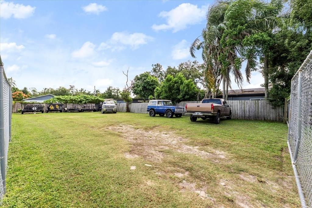 合同活跃: $200,000 (0.15 acres)