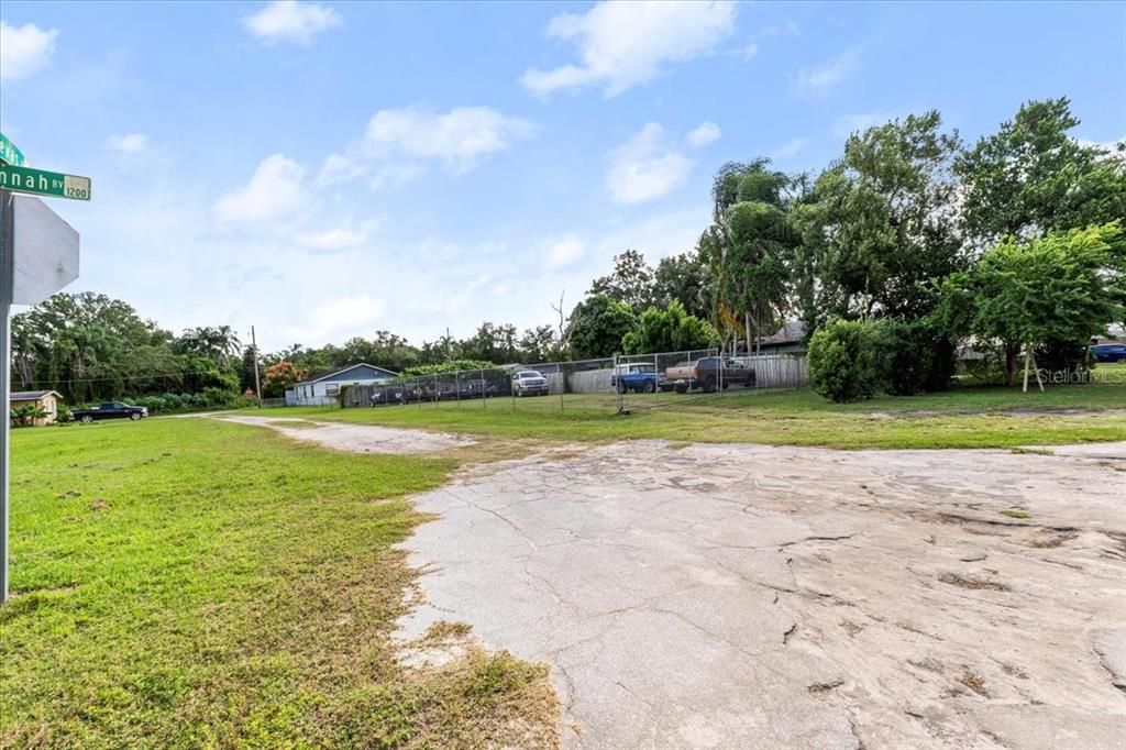 合同活跃: $200,000 (0.15 acres)