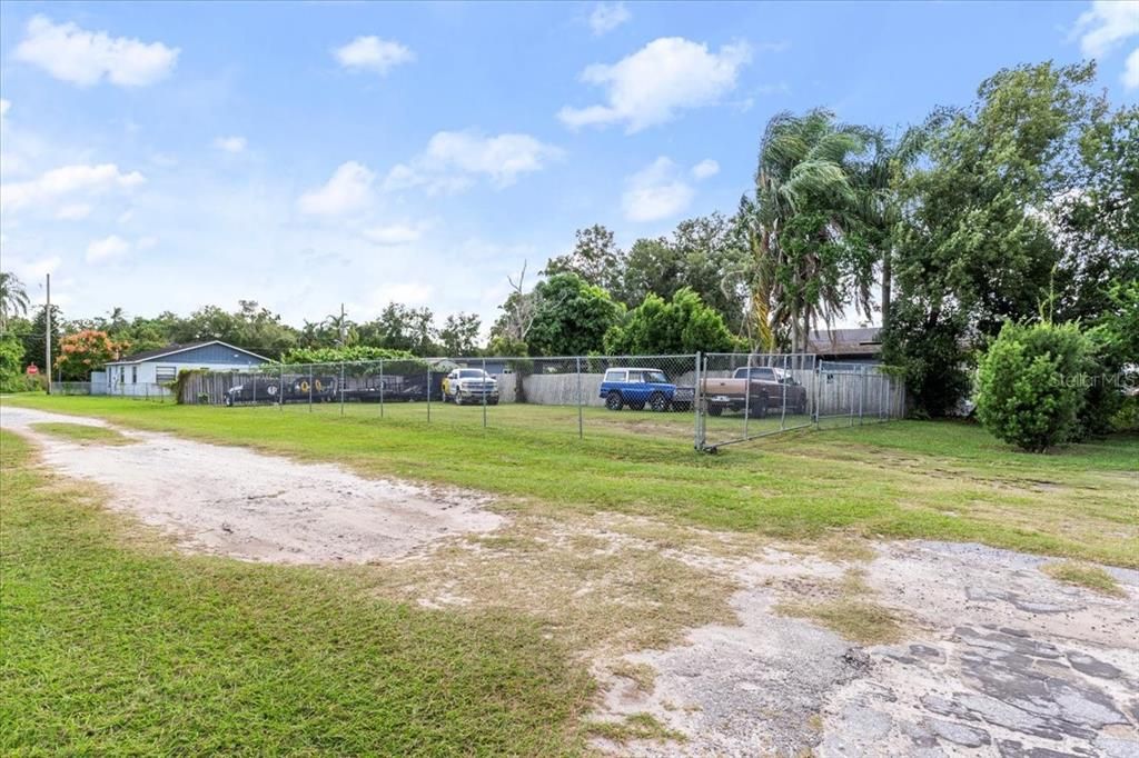 合同活跃: $200,000 (0.15 acres)