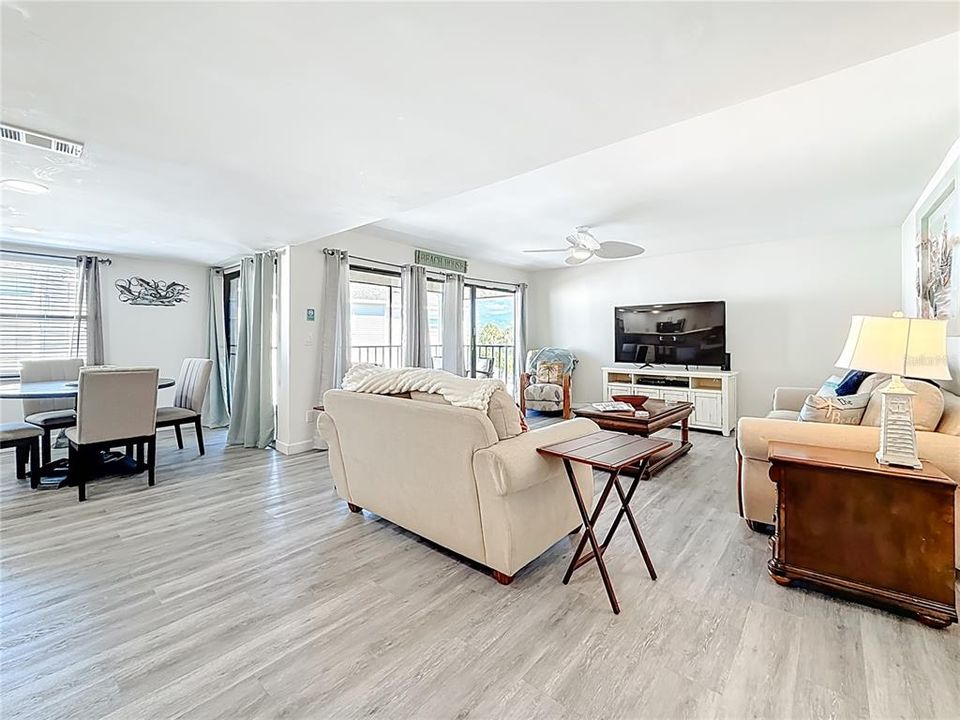 En Venta: $619,000 (2 camas, 2 baños, 1285 Pies cuadrados)