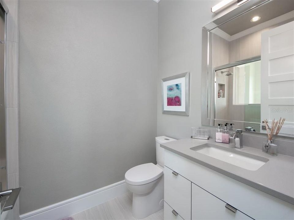 For Rent: $18,500 (6 beds, 7 baths, 6853 Square Feet)