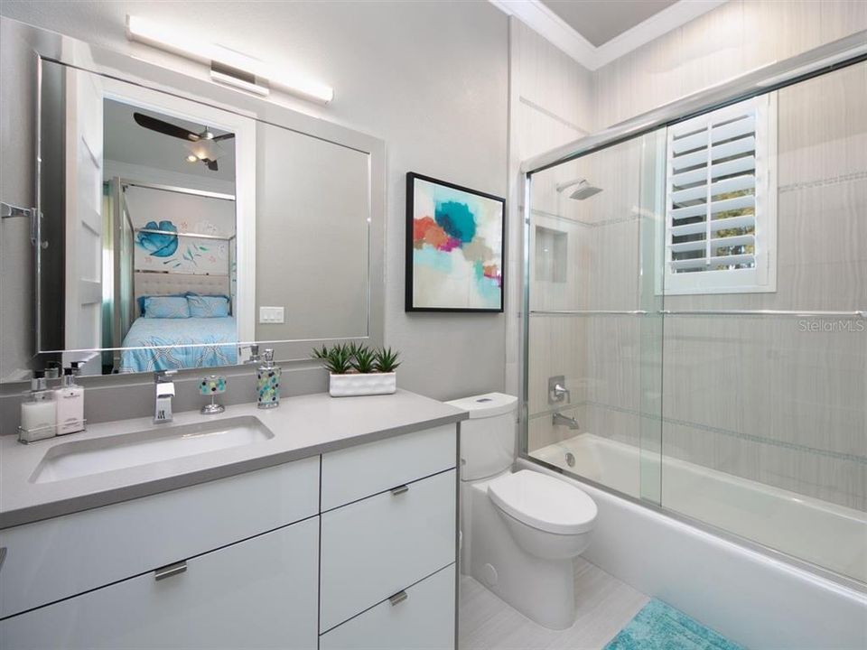 For Rent: $18,500 (6 beds, 7 baths, 6853 Square Feet)