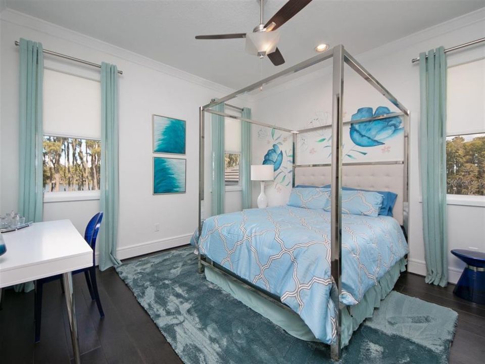 For Rent: $18,500 (6 beds, 7 baths, 6853 Square Feet)