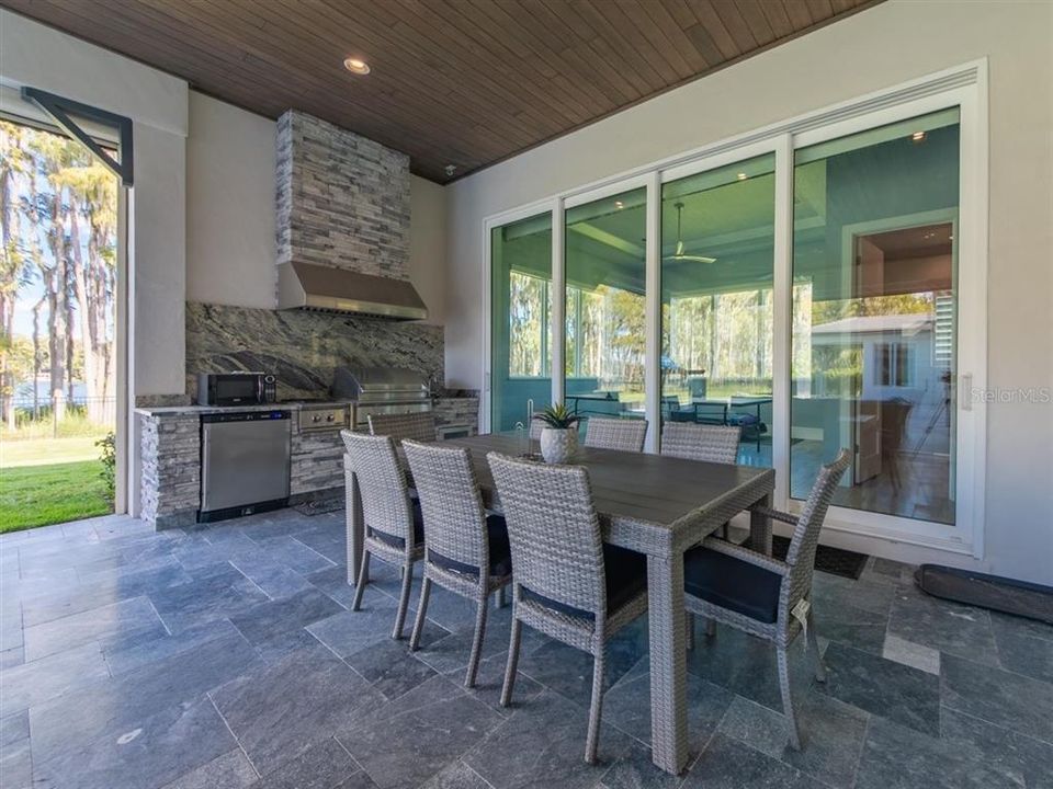 For Rent: $18,500 (6 beds, 7 baths, 6853 Square Feet)