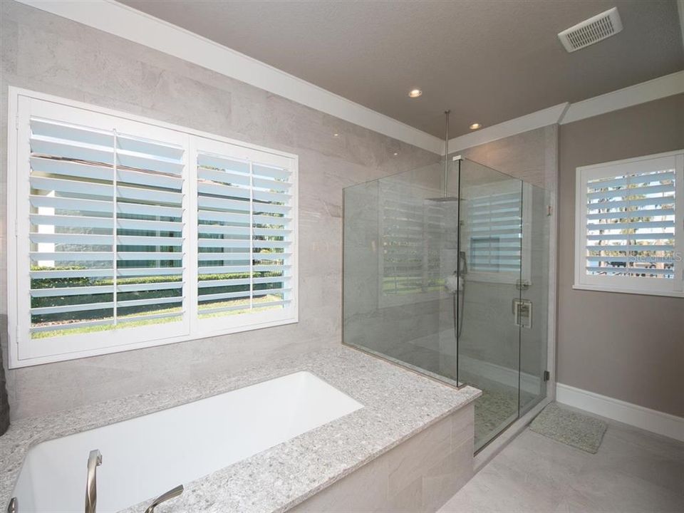 For Rent: $18,500 (6 beds, 7 baths, 6853 Square Feet)