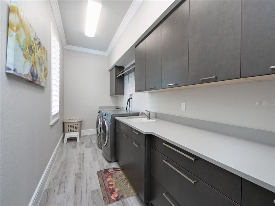 For Rent: $18,500 (6 beds, 7 baths, 6853 Square Feet)