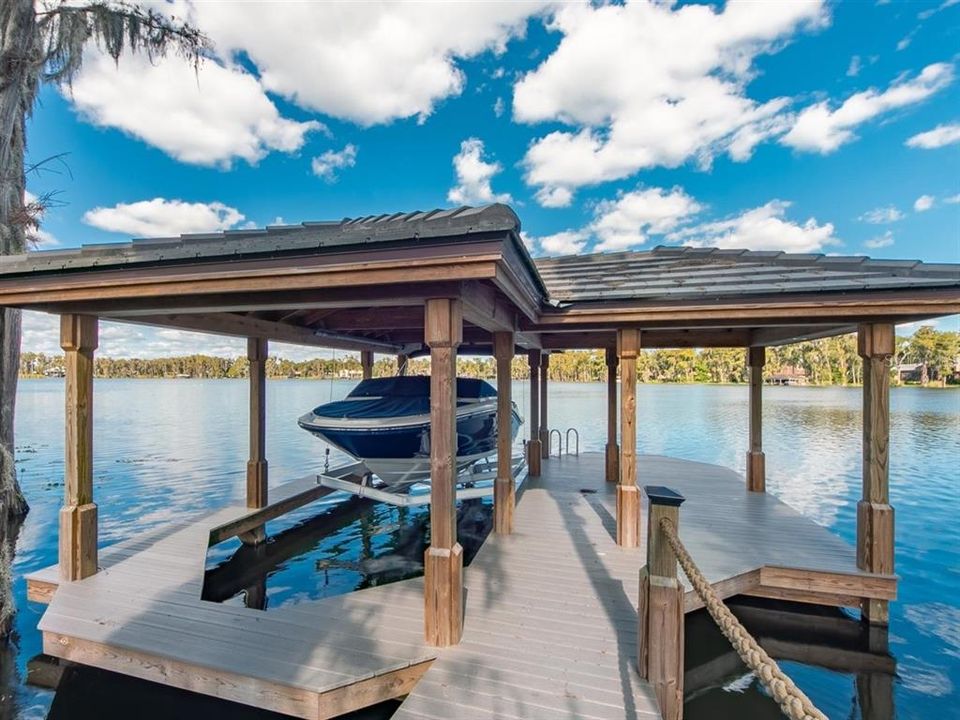 For Rent: $18,500 (6 beds, 7 baths, 6853 Square Feet)