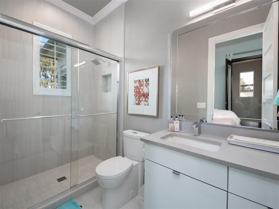 For Rent: $18,500 (6 beds, 7 baths, 6853 Square Feet)