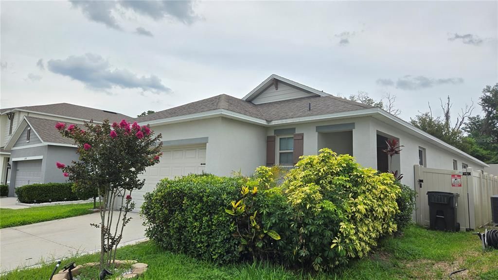 For Rent: $2,300 (3 beds, 2 baths, 1666 Square Feet)