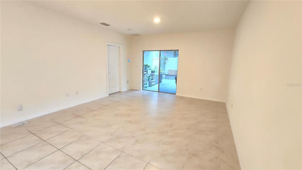For Rent: $2,300 (3 beds, 2 baths, 1666 Square Feet)