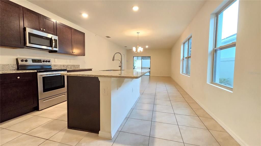 For Rent: $2,300 (3 beds, 2 baths, 1666 Square Feet)