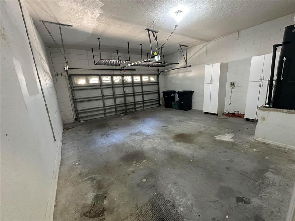 Activo con contrato: $685,000 (4 camas, 2 baños, 2250 Pies cuadrados)