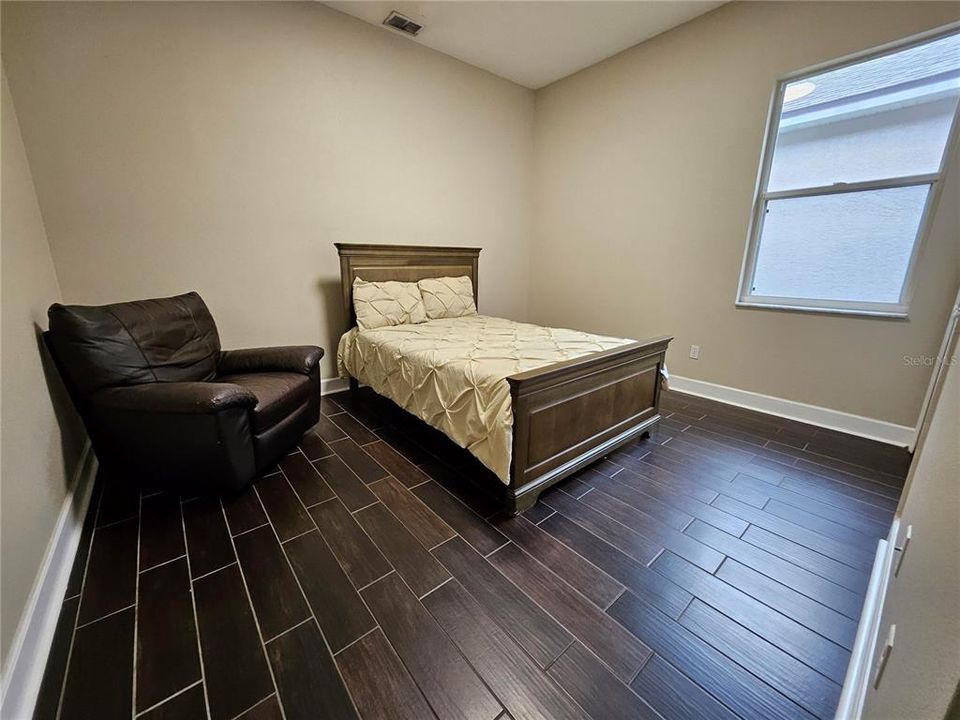 Activo con contrato: $685,000 (4 camas, 2 baños, 2250 Pies cuadrados)