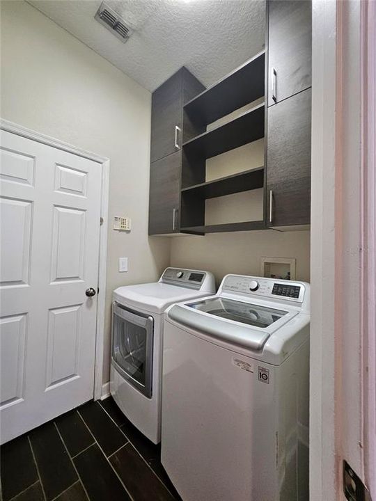 Activo con contrato: $685,000 (4 camas, 2 baños, 2250 Pies cuadrados)