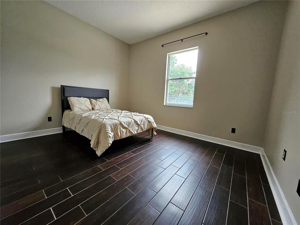 Activo con contrato: $685,000 (4 camas, 2 baños, 2250 Pies cuadrados)