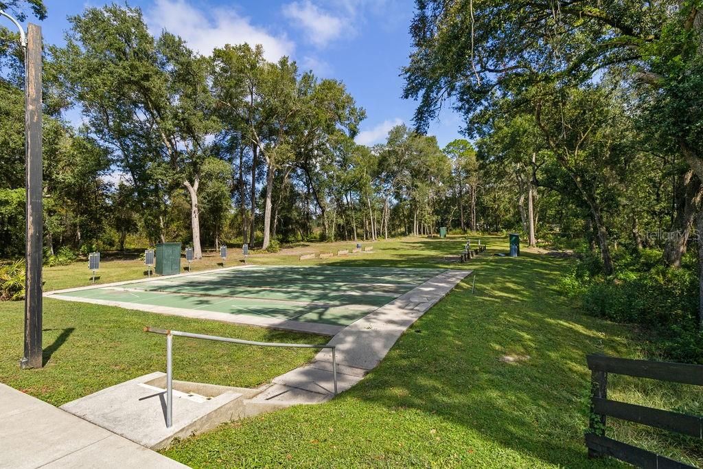 For Sale: $229,000 (2 beds, 2 baths, 912 Square Feet)