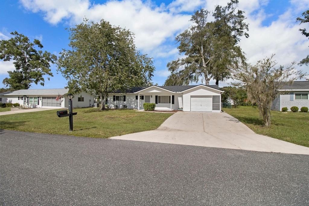 For Sale: $229,000 (2 beds, 2 baths, 912 Square Feet)