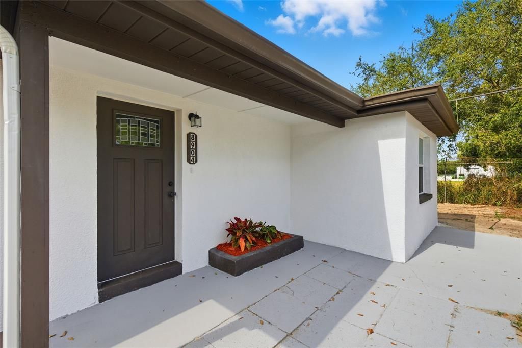 For Sale: $320,000 (4 beds, 2 baths, 1102 Square Feet)