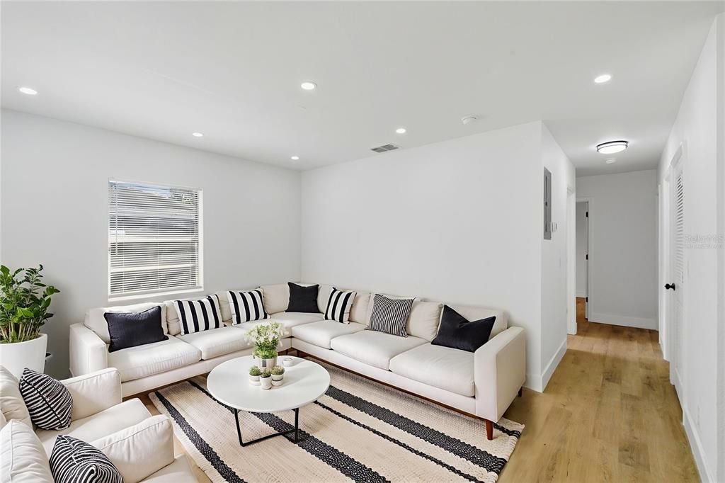 For Sale: $320,000 (4 beds, 2 baths, 1102 Square Feet)