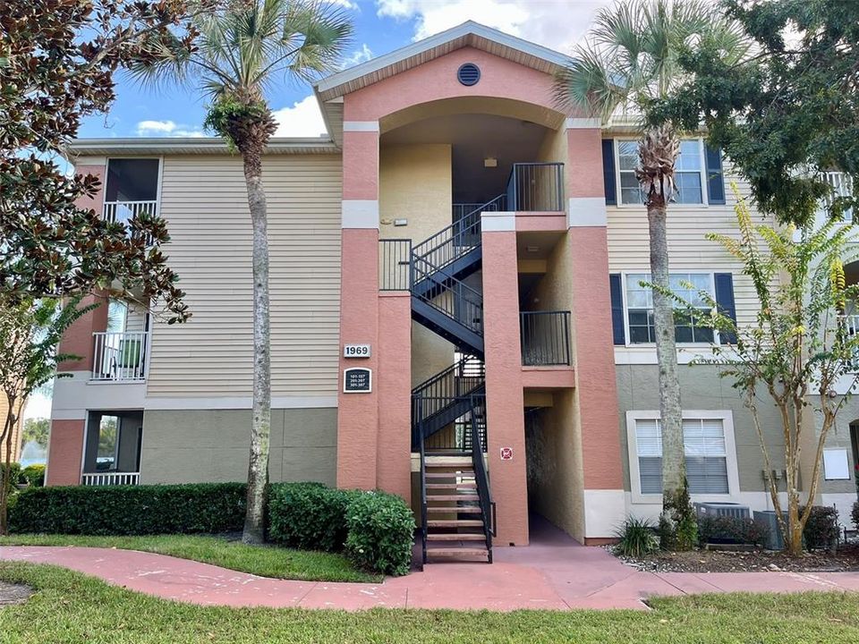 最近租的: $1,267 (1 贝兹, 1 浴室, 576 平方英尺)