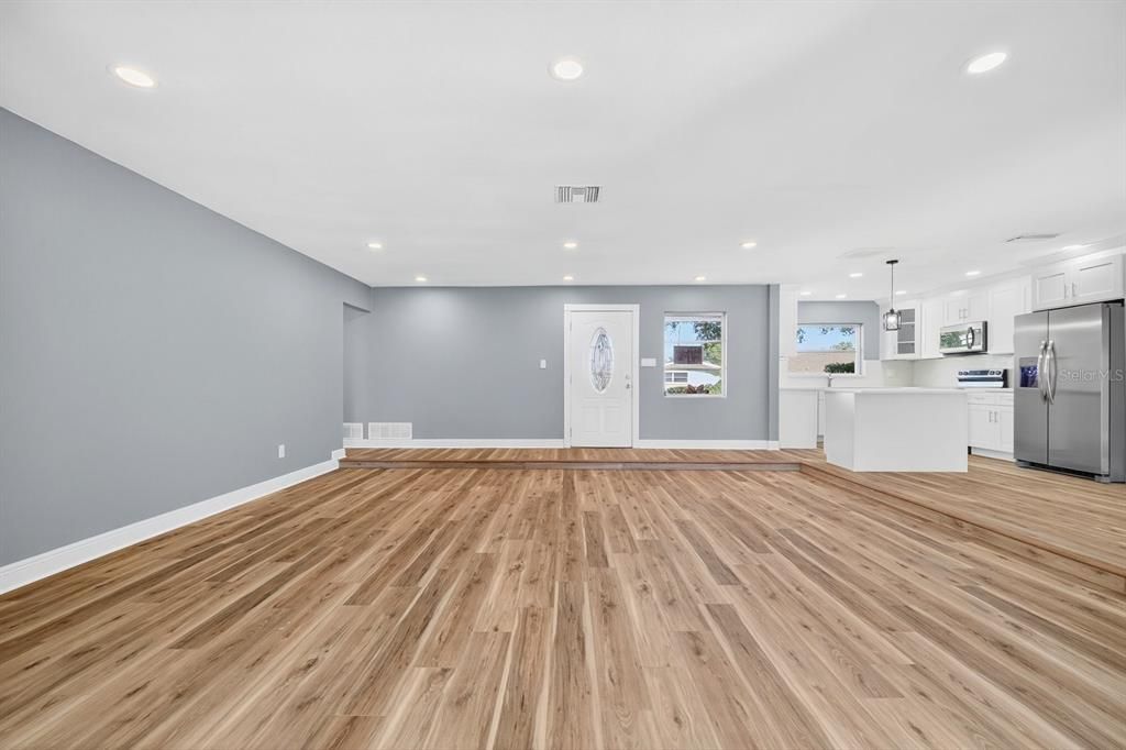 En Venta: $598,999 (4 camas, 3 baños, 2329 Pies cuadrados)