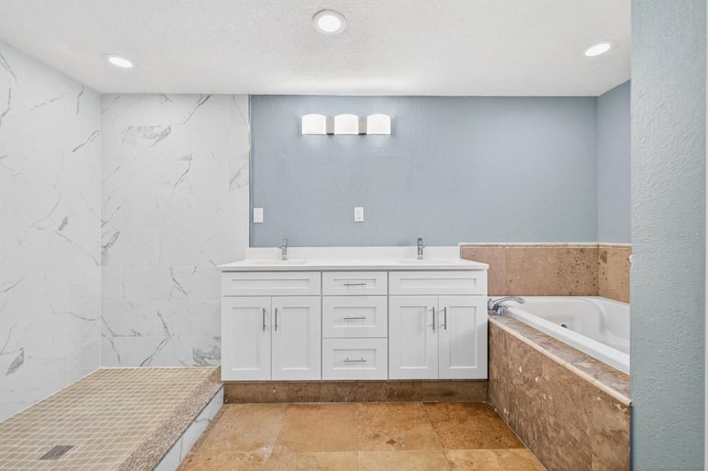 En Venta: $598,999 (4 camas, 3 baños, 2329 Pies cuadrados)