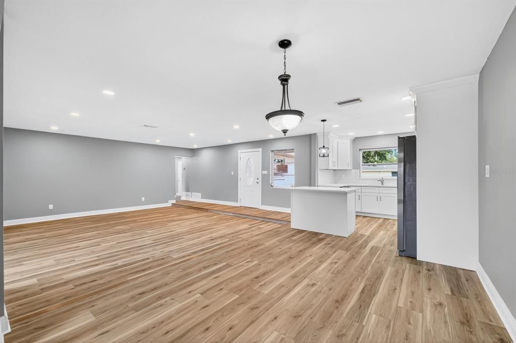 En Venta: $598,999 (4 camas, 3 baños, 2329 Pies cuadrados)