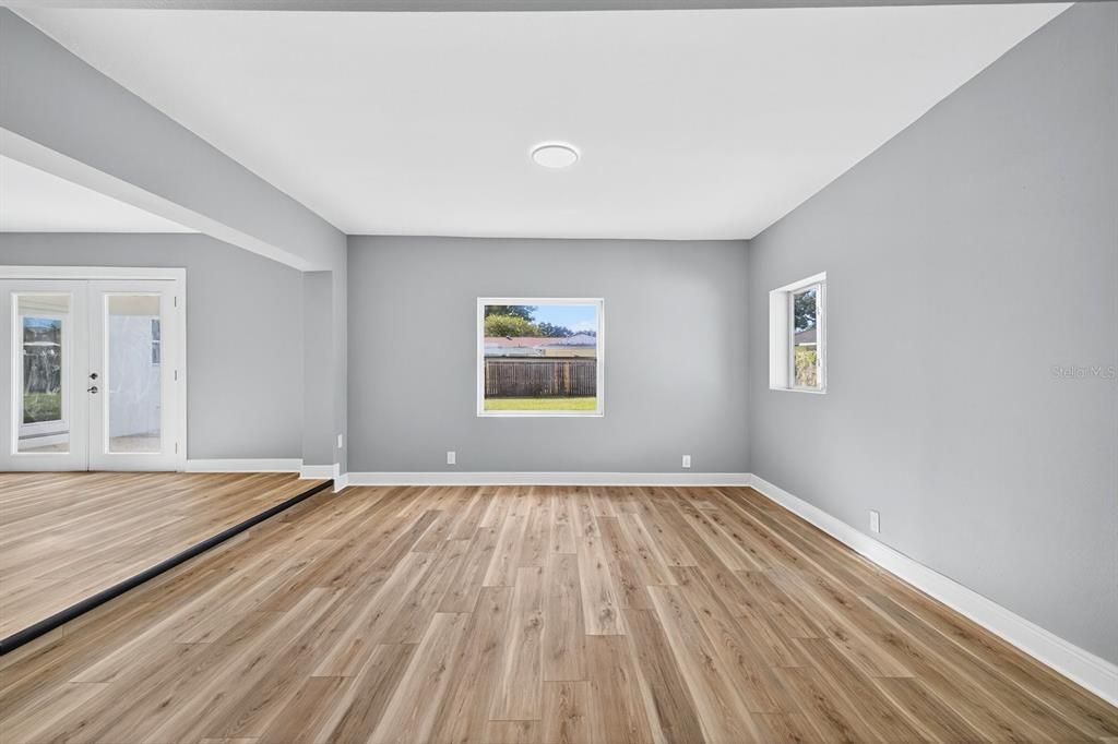 En Venta: $598,999 (4 camas, 3 baños, 2329 Pies cuadrados)