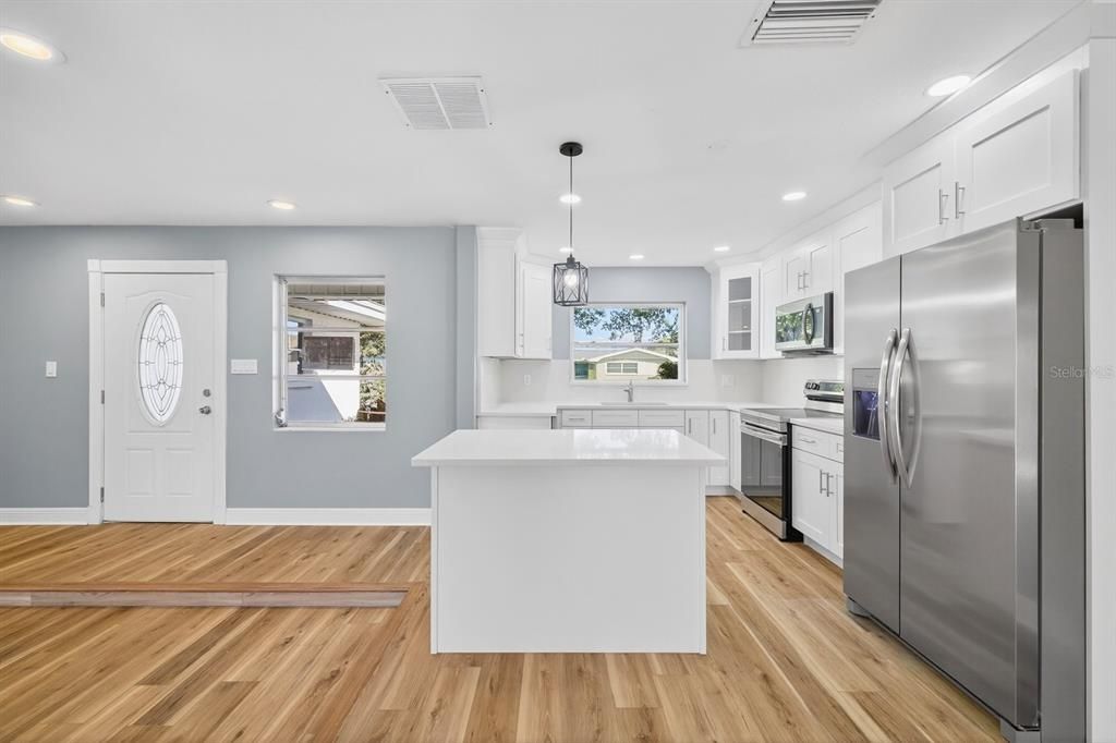 En Venta: $598,999 (4 camas, 3 baños, 2329 Pies cuadrados)