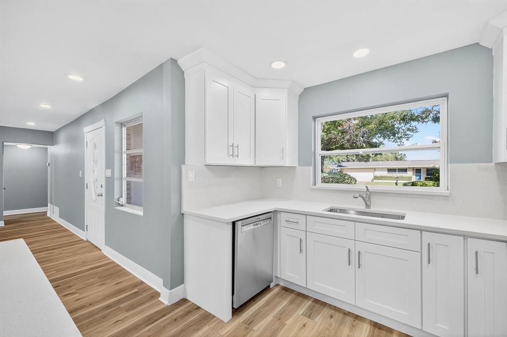 En Venta: $598,999 (4 camas, 3 baños, 2329 Pies cuadrados)