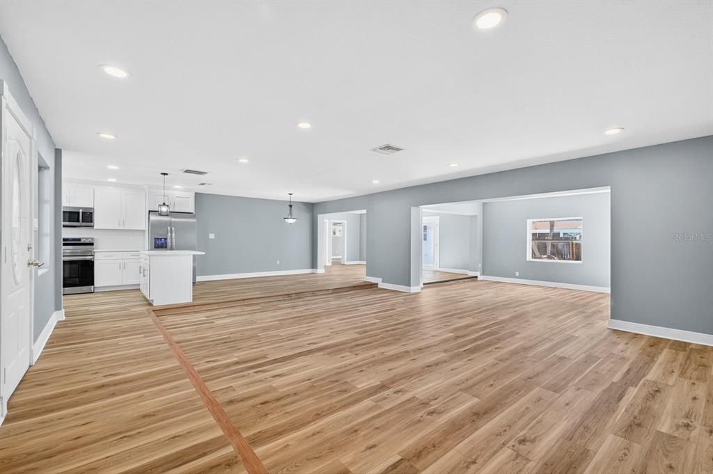 En Venta: $598,999 (4 camas, 3 baños, 2329 Pies cuadrados)